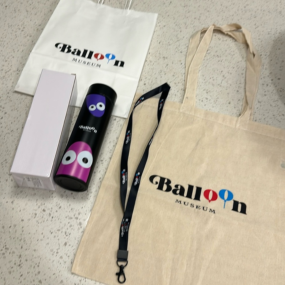 Balloon museum gift set